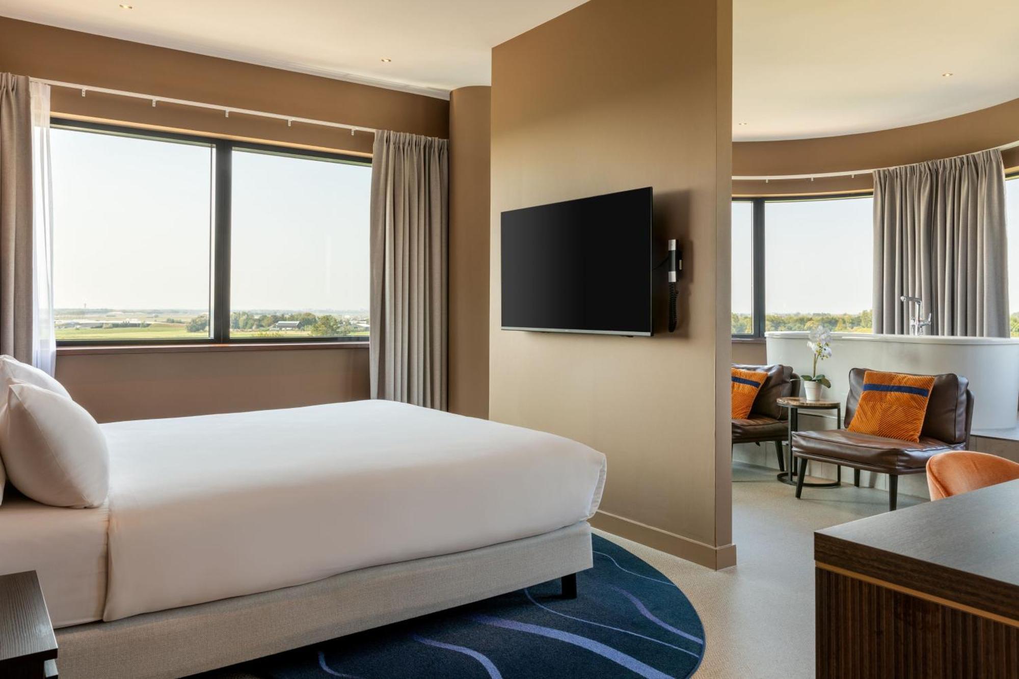 Superior King Suite,1636830847:JPEG